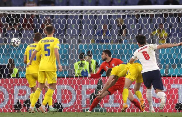 球天下体育官网-英格兰定位球神奇不再？索帅可能在为决战憋大招！